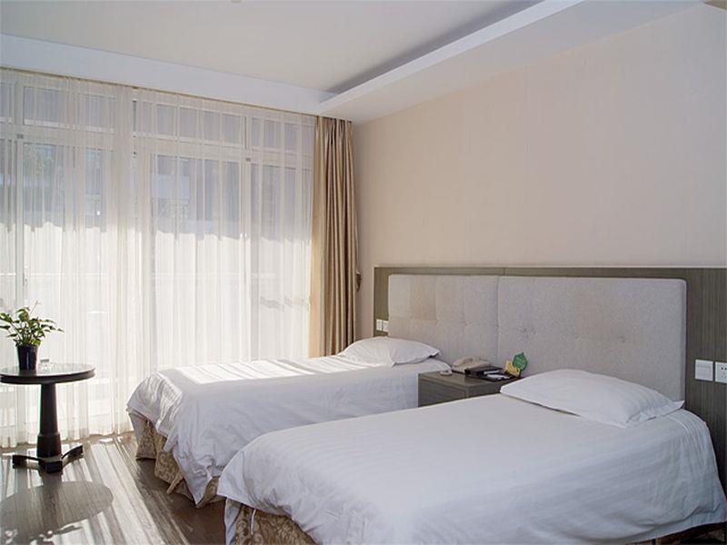Respond & 4* Shanghai